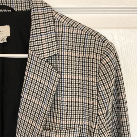 Plaid blazer jacket with single button, pockets and back split at hem - Picture 2 of 8